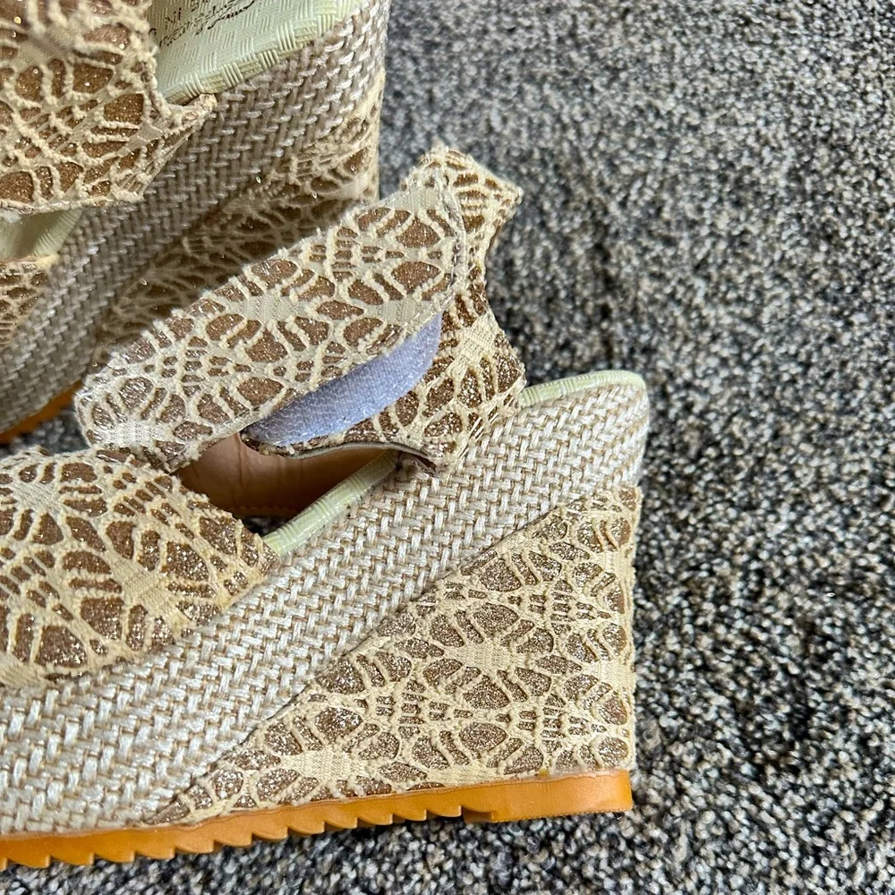 None woman’s sandals